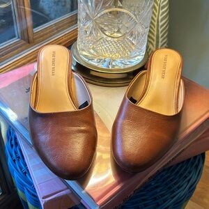 Closed-toe slip-on mules size 9.5